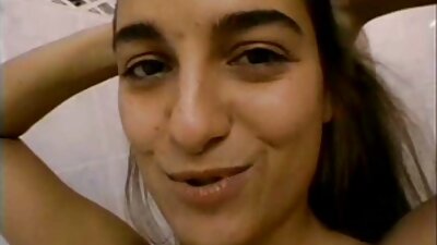 يتم مارس الجنس العاهرة التي تحب الديك في حين أنها خنقت افلام جنس مترجمه للعربيه